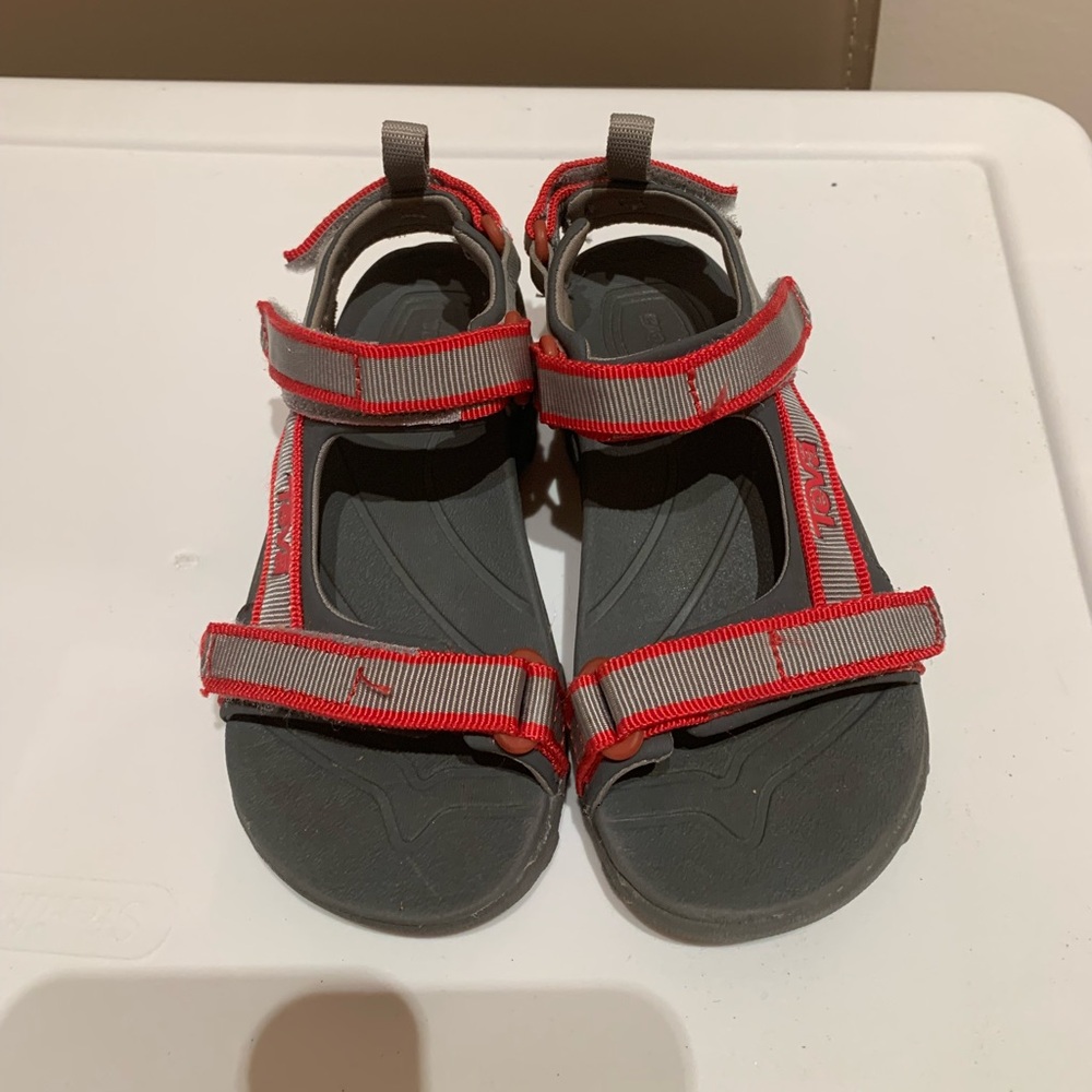 Teva kids’ sandals. Worn 1-2 times. Size 12